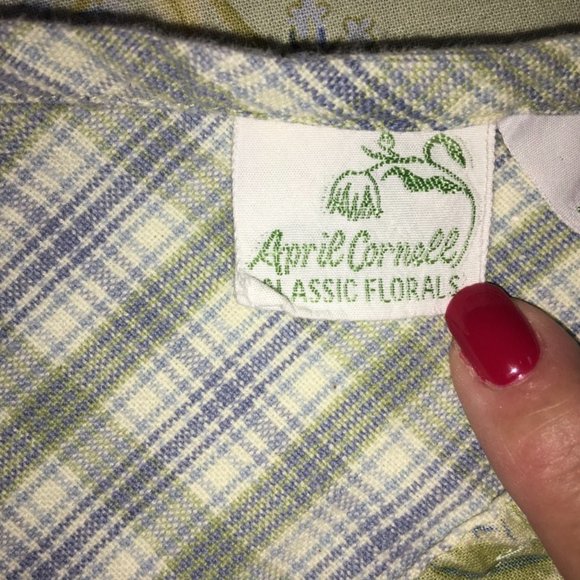 FIRM!  Gorgeous April Cornell Classic Florals Tablecloth with Check Border - Picture 7 of 7